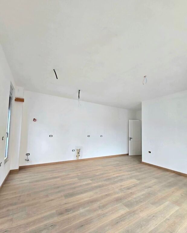 🏡 Apartament 2+1 për Shitje – Kompleksi Larti, Korçë