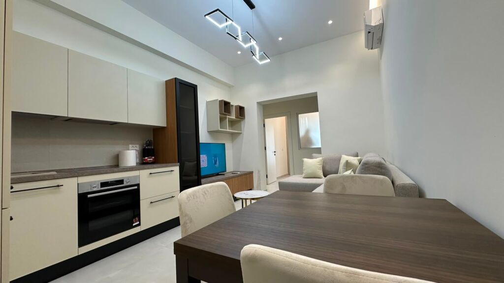 Jepet me qira apartament 2+1 – Rruga e Dibrës, Tiranë