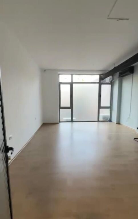 Office for rent opposite Toptani, New Bazaar, Barrikadave Street, Center, Skenderbej Square, 9-Floors.