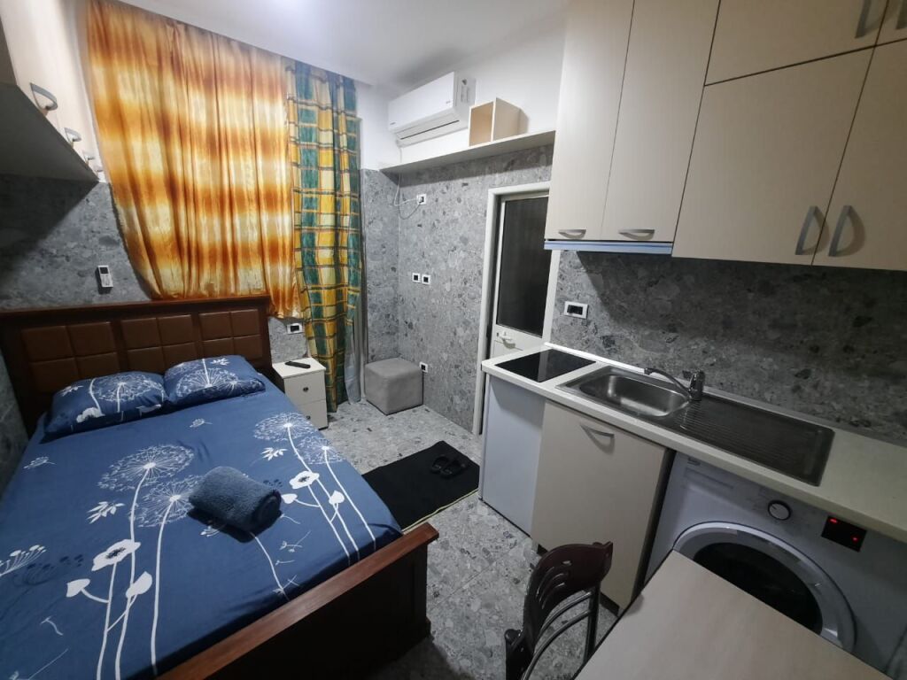 Jepet me qera Garsionere Tek 5 Maji  ID: 5255