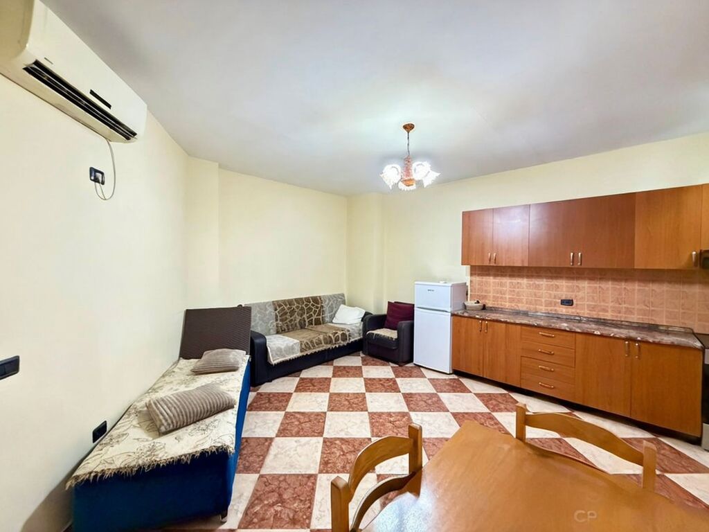 Apartament 1+1 me Qira - Pazari i Ri