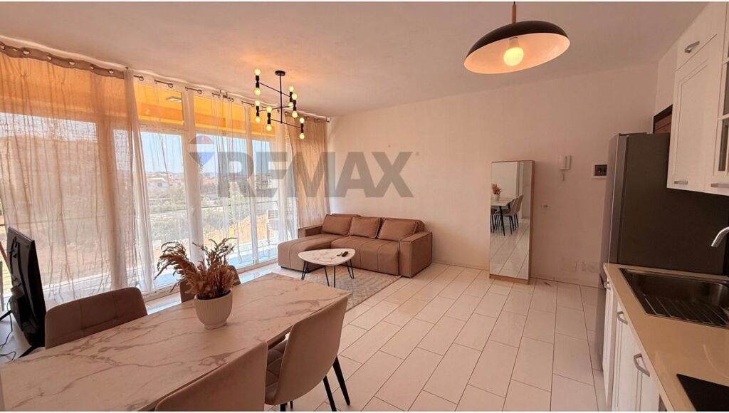 Apartament 1+1 + PARKIM  me qera ne fund te Bulevardit te Ri.