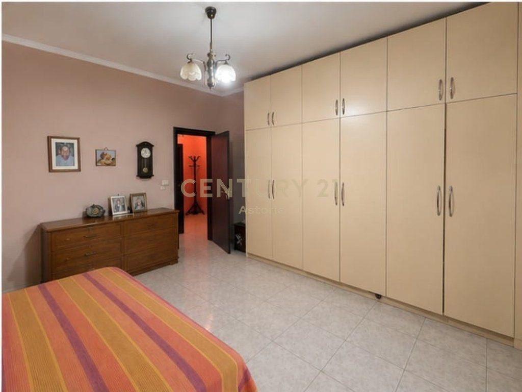 SHITET APARTAMENT 2+1 NË ZONËN E 21 DHJETORIT 295,000 €