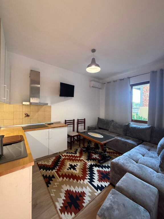 Appartamento 1+1 in affitto nella zona di Çollaku Sauk, Tirana