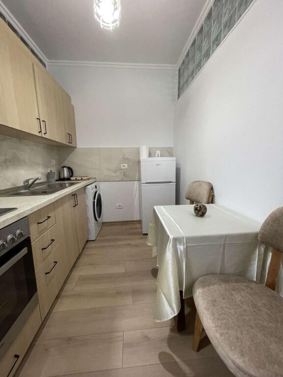 Apartament 1+1 me qera tek Kristali tek Komuna e Parisit