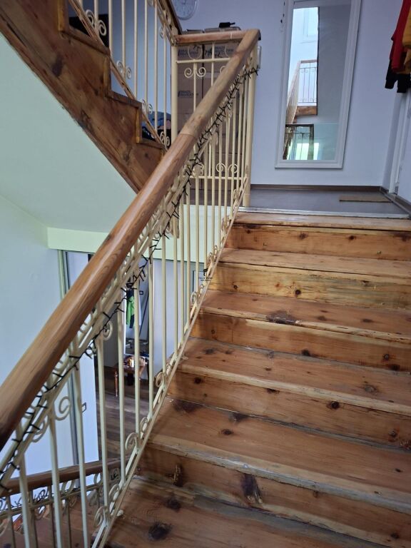 VILE ME QERA 2 KATESHE 280M2 BLLOKU I VILAVE, SELITE 200.000 LEKE FH-85864