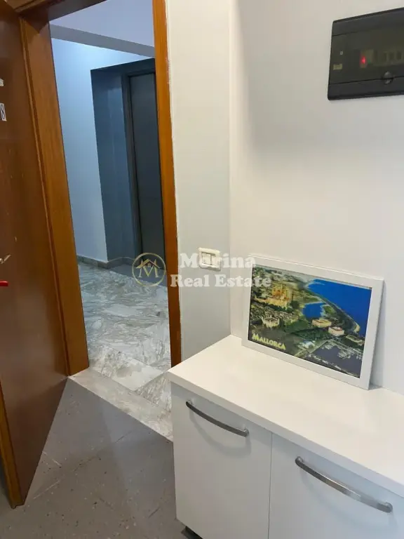 Qera | Ambjent Biznesi | Rruga e Kavajes | 450 €/muaj