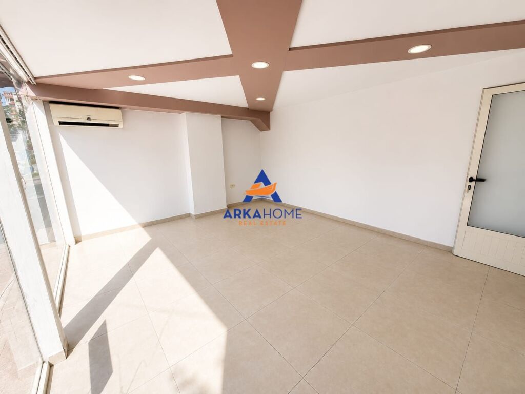 JEPET AMBIENT DUPLEKS 65M2 ME QERA "RRUGA FROSINA PLAKU,21 DHJETORI" 100.000 LEKE