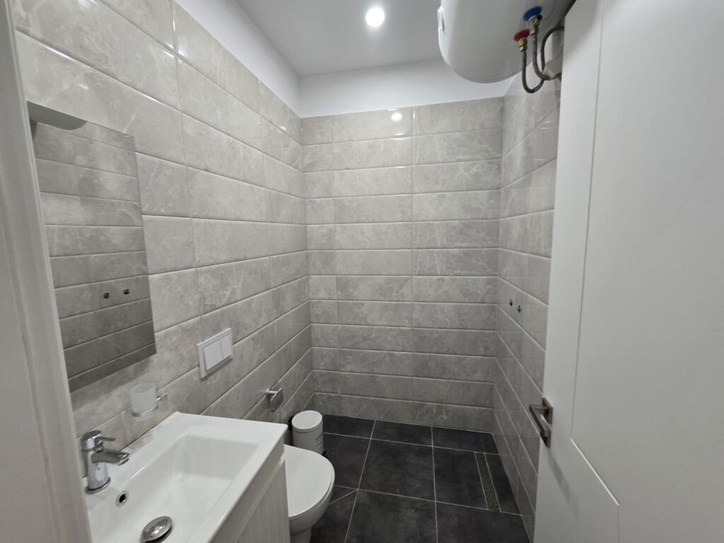 Apartament 2+1+2 Ballkon Me Qira Ne Kompleks Rezidencial | Perballe UET