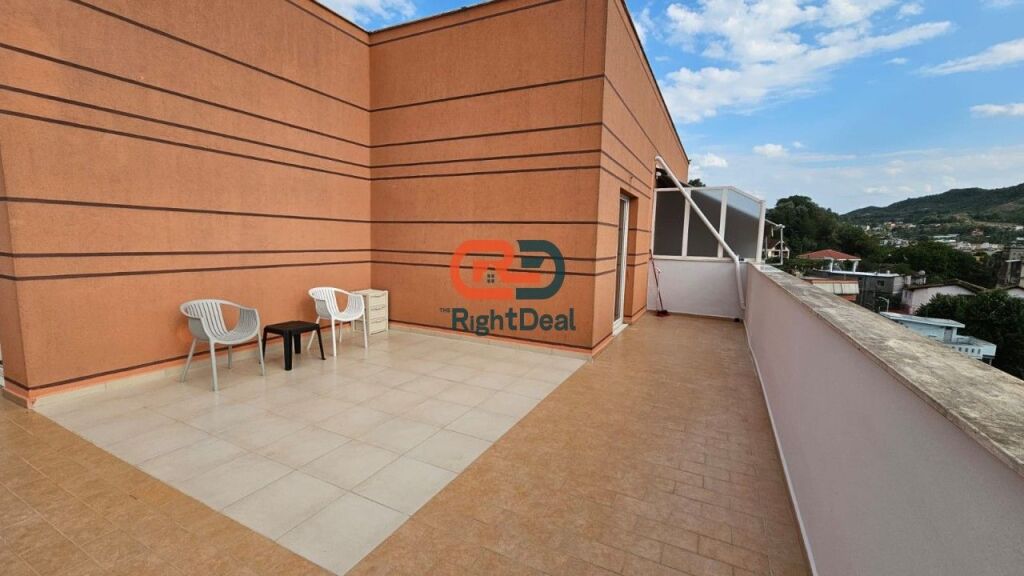 Ne Misto Mame, Shitet Apartament 2+1+2+Verande, Mundesi Ideale Banimi !!!