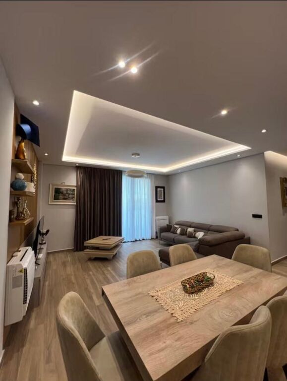 Japim me qera super apart 2+1+2 ne Rezidence prane TEG