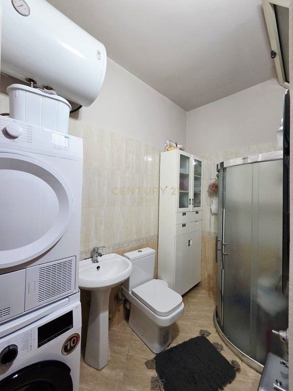 SHITET APARTAMENT 1+1 ME PAMJE DETI TEK HYRJA E DURRESIT !