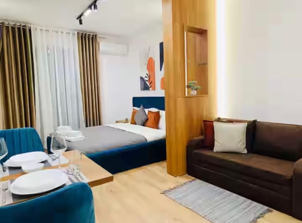 Garsionjere per qera Xhamia e Tabakeve Qender tirane !