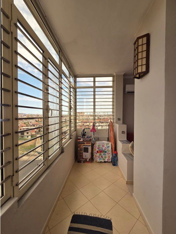 SHITET APARTAMENT 1+1 ME PAMJE DETI TEK HYRJA E DURRESIT !