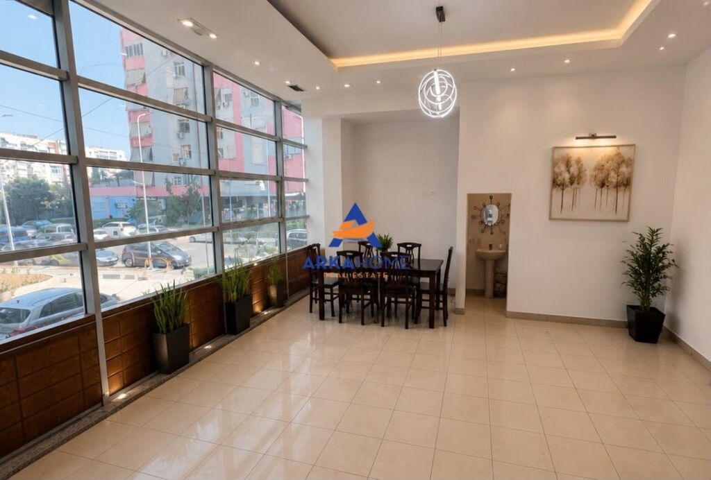 LOCALE COMMERCIALE IN AFFITTO 100 M2 "ZOGU I ZI" 80.000 LEKE