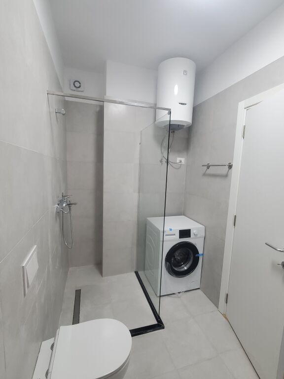 Apartament 2+1+2+Post Parkimi Liqeni Thate