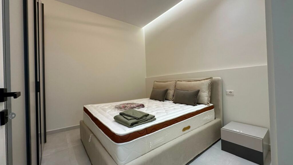 Jepet me qira apartament 1+1 – Rruga e Dibrës, Tiranë