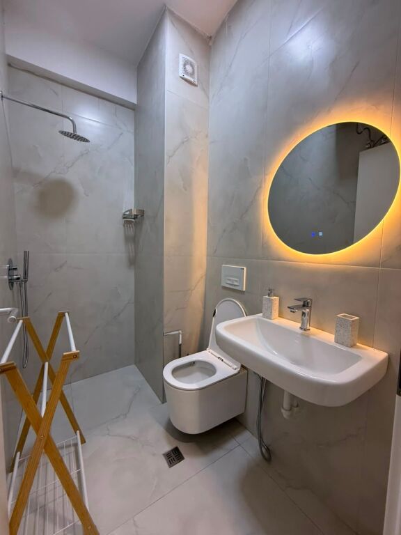 Appartamento 1+1 in Affitto Ali Demi Tirane