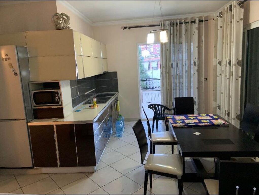Qera | Vilë 3 + 1 | Selitë | 500 €/muaj