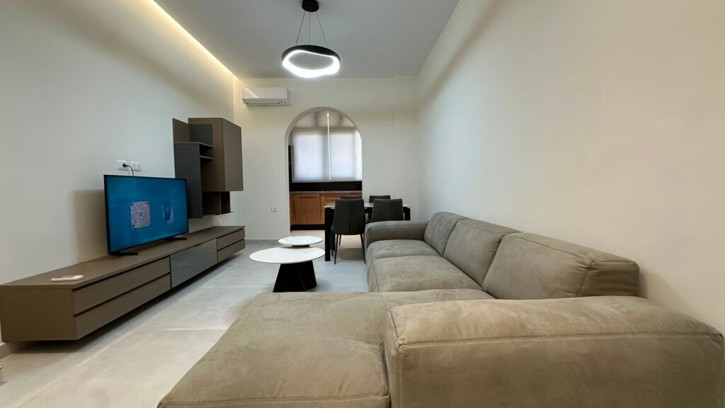 Jepet me qira apartament 1+1 – Rruga e Dibrës, Tiranë