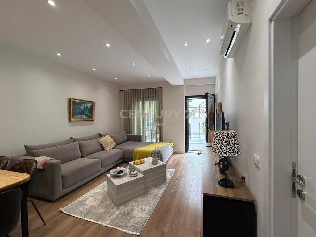 Apartment 1+1 with veranda for rent at Kodra e Diellit !
