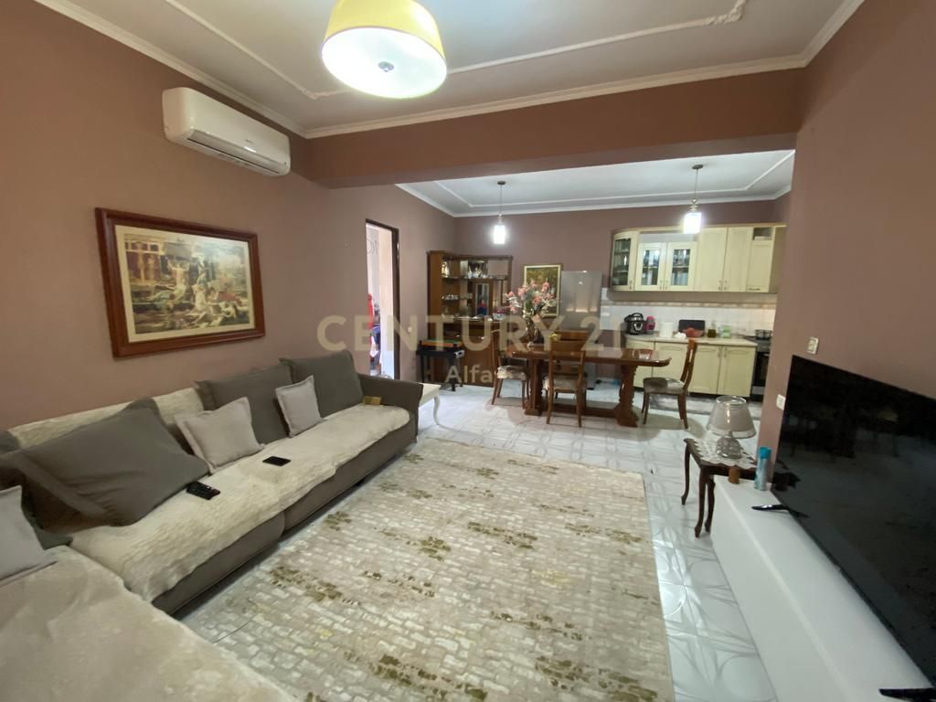 3-Storey Villa for Sale in the Oxhaku Area!