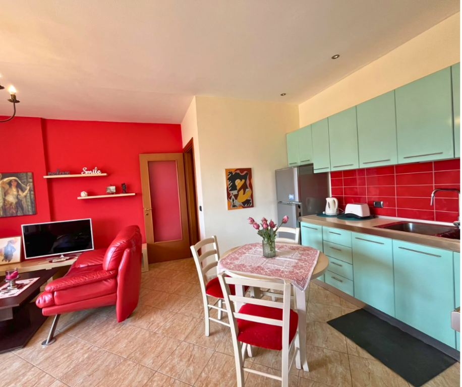 Qira, Apartament 2+1+2, ”Qëndër 9-katëshet”, Tiranë