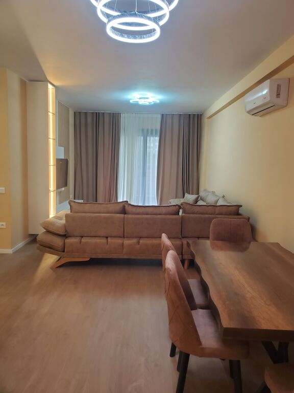 Apartament 2+1+2+Post Parkimi Liqeni Thate
