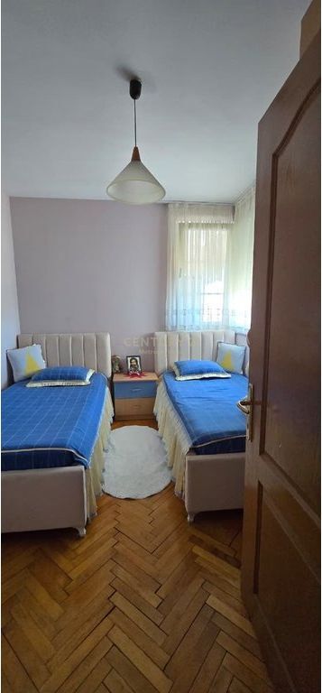 Shitet Apartament 2+1 Tek Medreseja, Rruga e Dibres 189,000 €