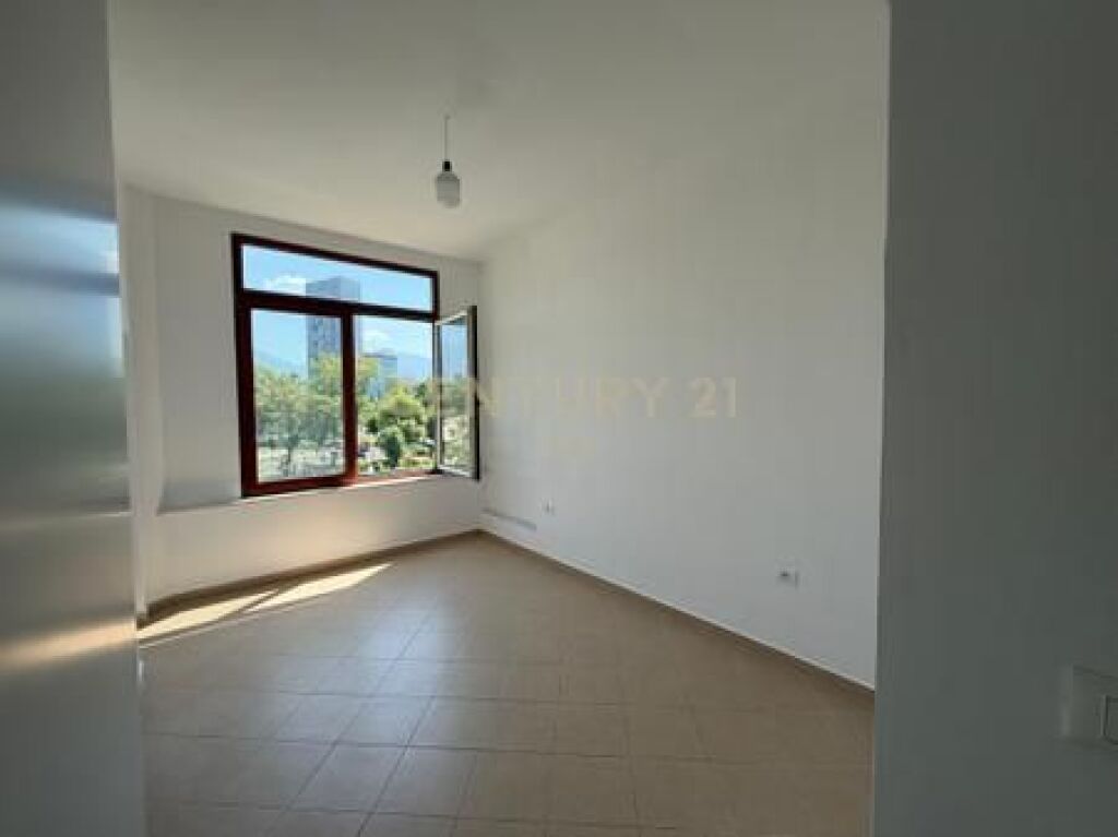 Appartamento 2+1 a Shallvaret – Vista sul Parco Rinia, Idea