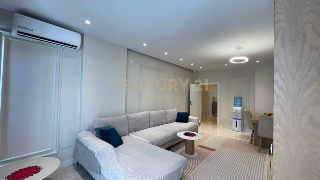 Shitet Apartament 2+1+2 me Verandë në Plazh Durrës– Vetëm pak hapa larg detit!