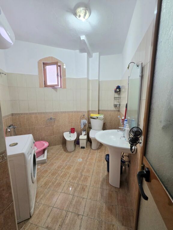 🏡 Apartament 2+1 për Shitje – Në Unazë, Lagjja 6, Korçë
