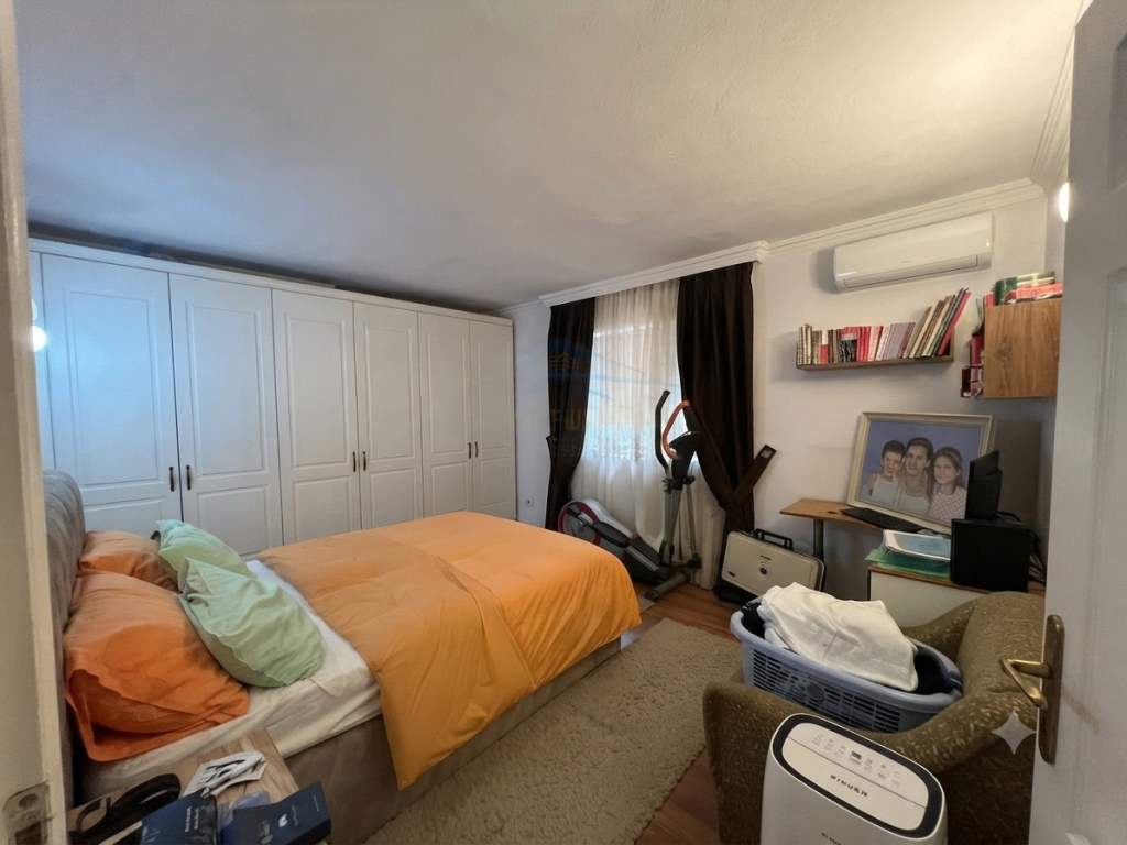 Shitet, Apartament 2+1 + Garderobë, Rruga e Kavajës,Tiranë