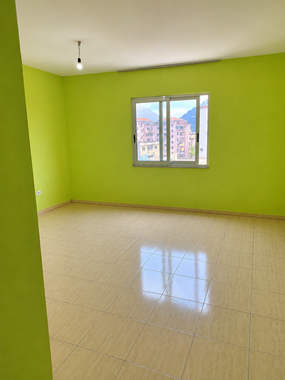 Apartament 2+1+ Ballkon Ne Shitje Qender