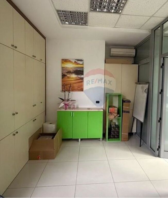 Ufficio in Affitto a Bllok ID: 530221066-282