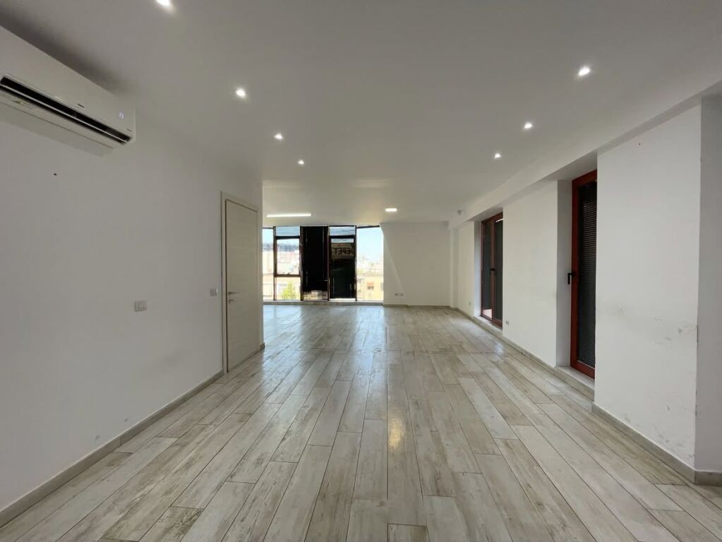 BUSINESS PREMISES FOR RENT | KAVAJËS ROAD