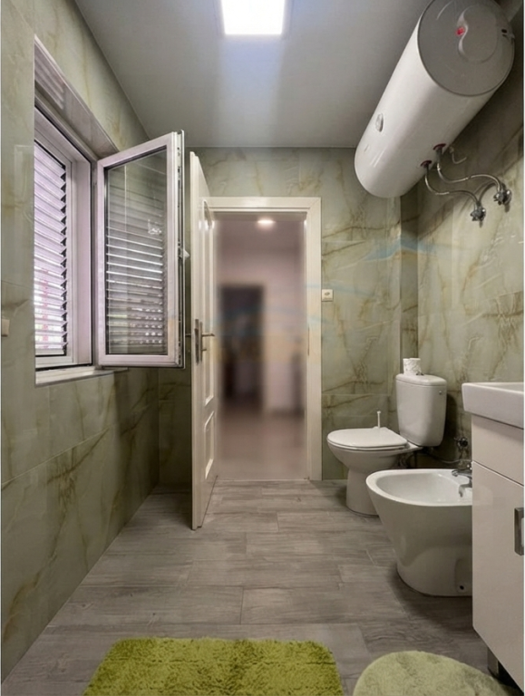 Shitet, Apartament 2+1 + Garderobë, Rruga e Kavajës,Tiranë