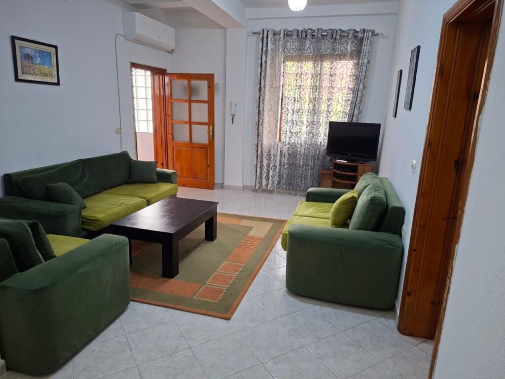 For rent 1+1 at Vilat Amerikane, Sauk