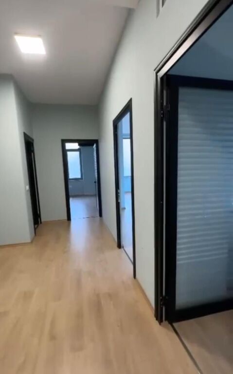 Office for rent opposite Toptani, New Bazaar, Barrikadave Street, Center, Skenderbej Square, 9-Floors.
