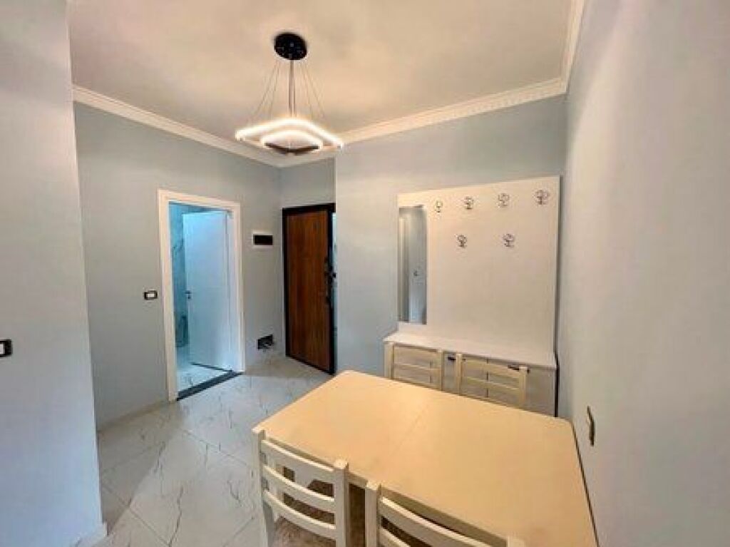 In vendita, Appartamento 1+1, Via 5 Maj, Tirana