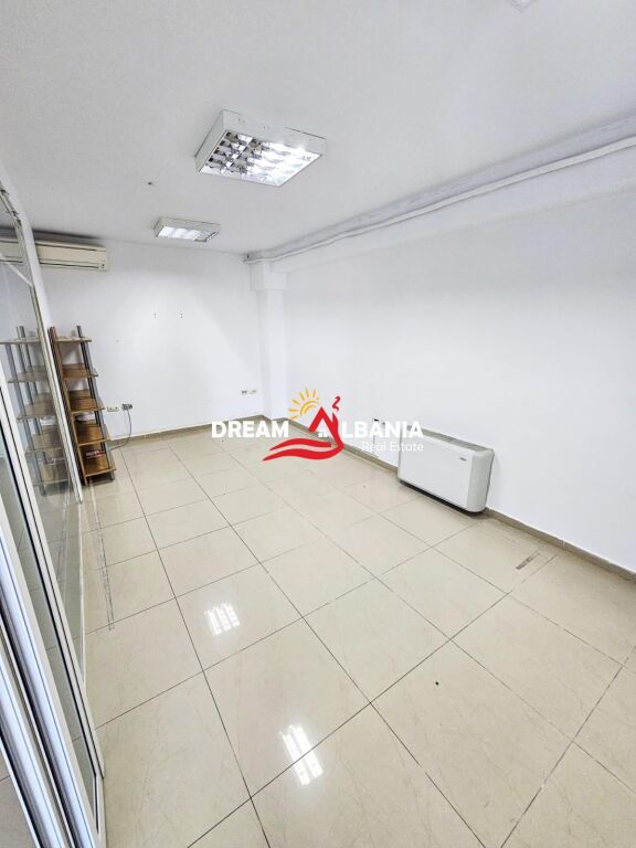 Business premises for rent on Dibres Street, near Selvisa. (ID 42611552)