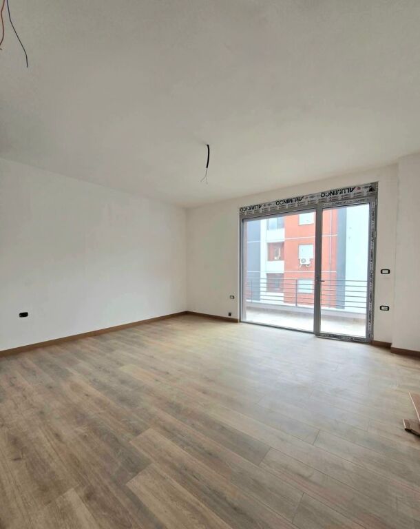 🏡 Apartament 2+1 për Shitje – Kompleksi Larti, Korçë
