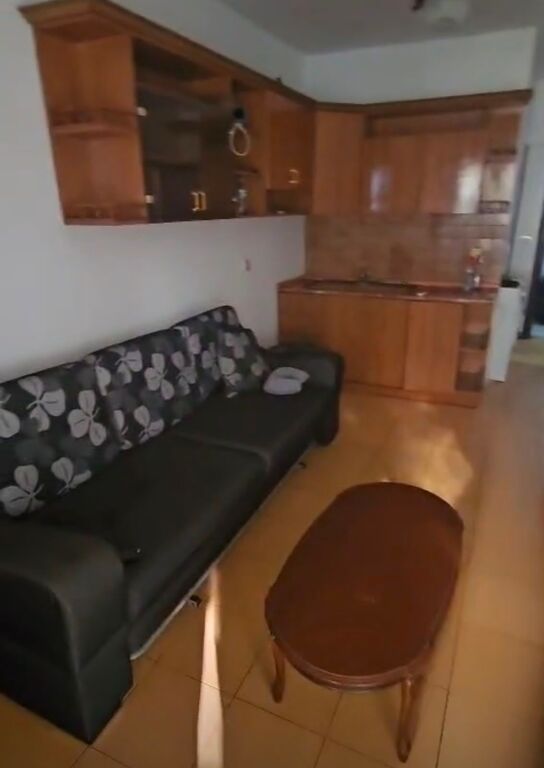 Don Bosko, jepet me qera apartament 1+1+Blk.