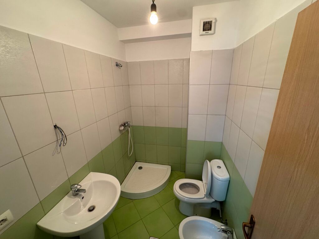 🏡 Shitet Apartament 2+1+2 + Post Parkimi 📍 Liqeni i Thatë