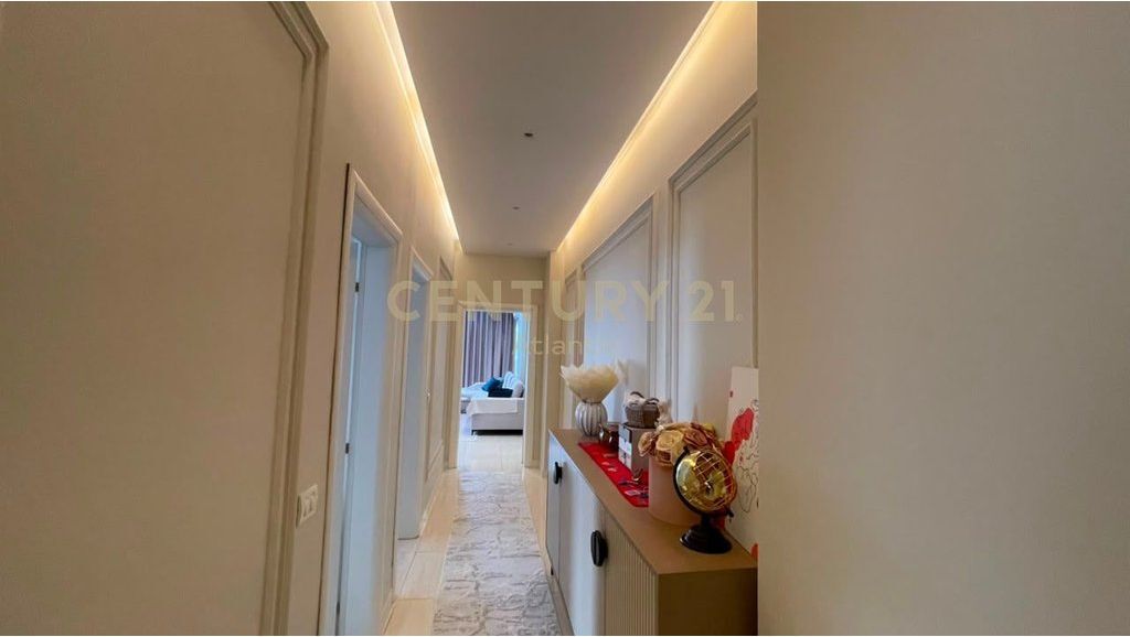 Shitet Apartament 2+1+2 me Verandë në Plazh Durrës– Vetëm pak hapa larg detit!