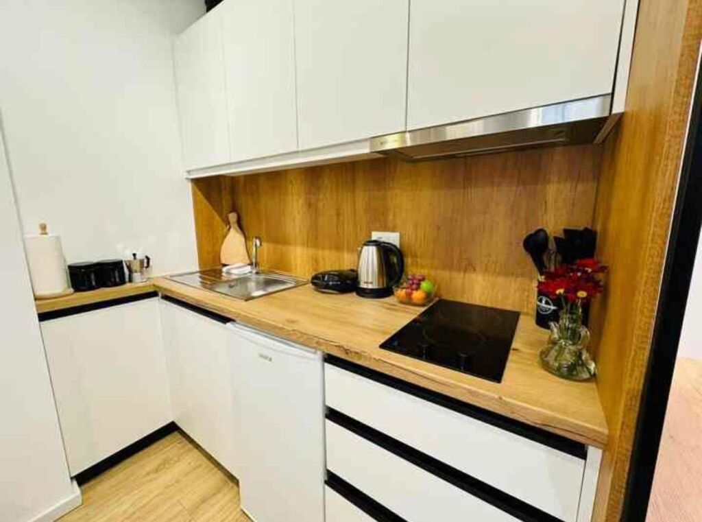 Studio apartment for rent near the Tabakeve Mosque