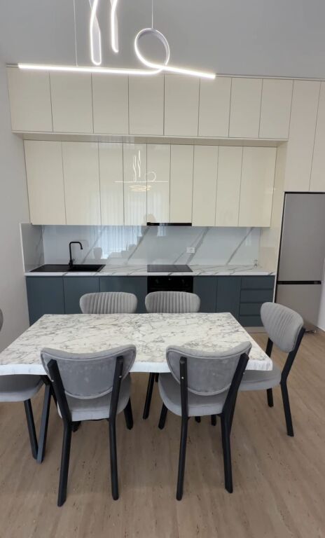JEPET ME QIRA APARTAMENT 2+1 – KOMPLEKSI DELIJORGJI 📍