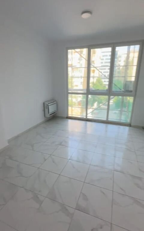 Qera | Ambjent Biznesi | Square 21- Rruga e Kavajes | 1000 €/muaj