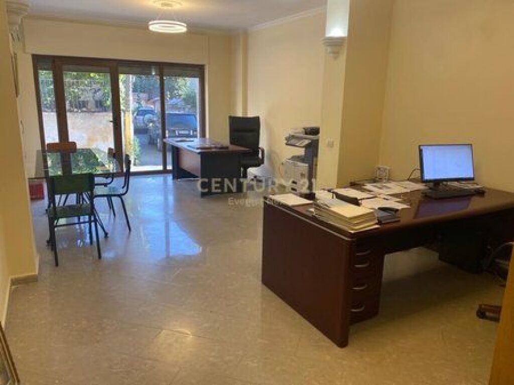 COMMERCIAL UNIT FOR SALE – NEAR THE TIRANA PROSECUTOR'S OFFICE