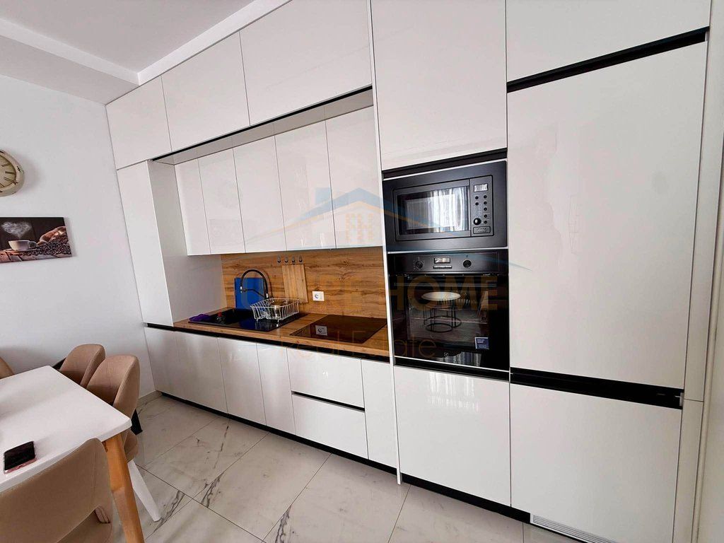 Kreu / Pronat / UNA72314  Kërko Për Apartamente, Toka, Vila, Zyra Për Shitje Ose Qira  Qera, Apartament 1+1+ Post Parkimi, Ish Dogana, Tiranë.
